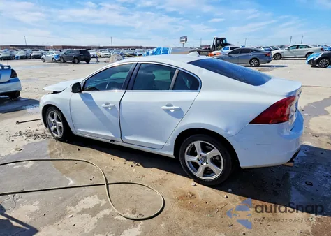 2013 Volvo S60 T5 z USA, uszkodzony, nr VIN YV1612FS0D1216730